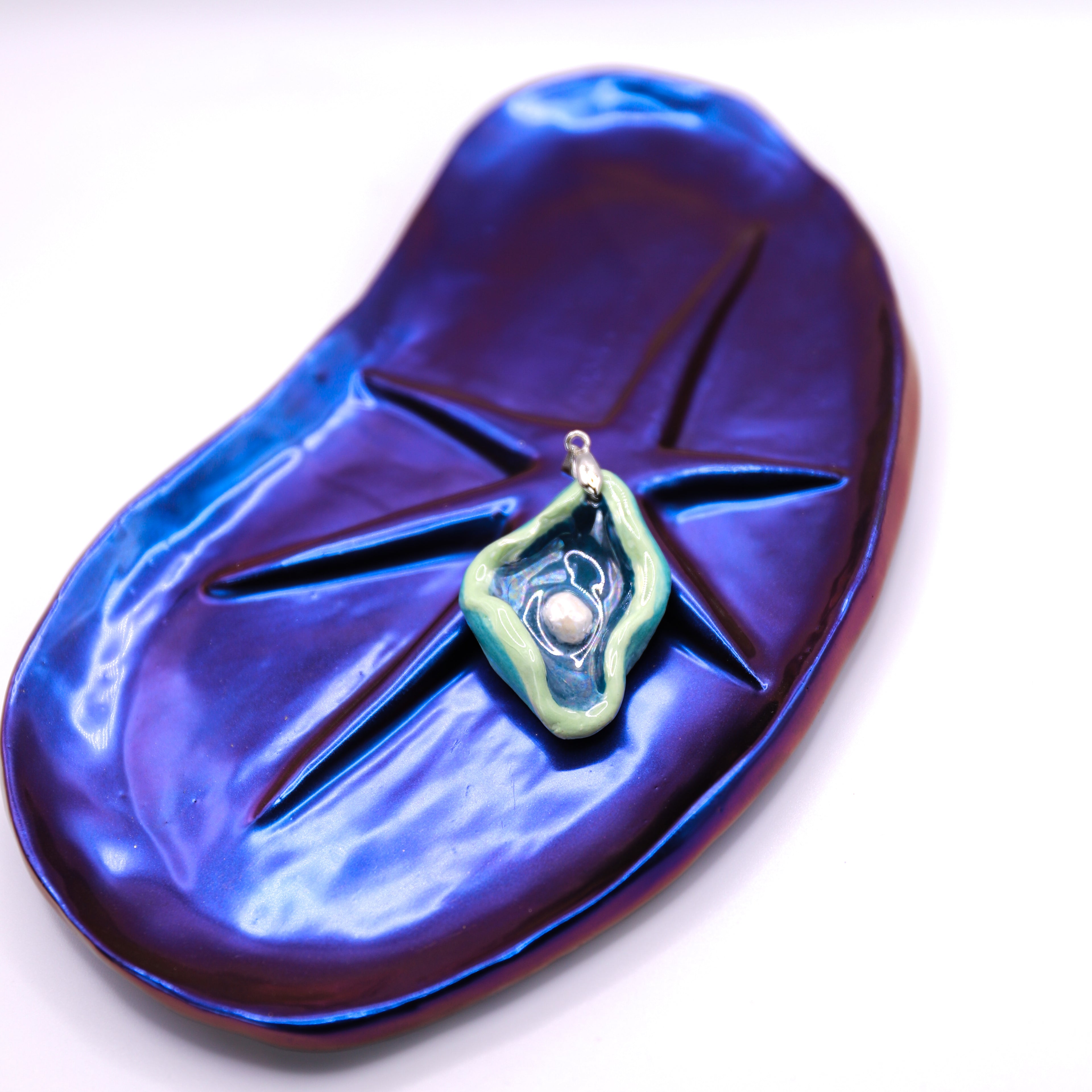 Teal Blue & Pistachio Oyster Ceramic Necklace