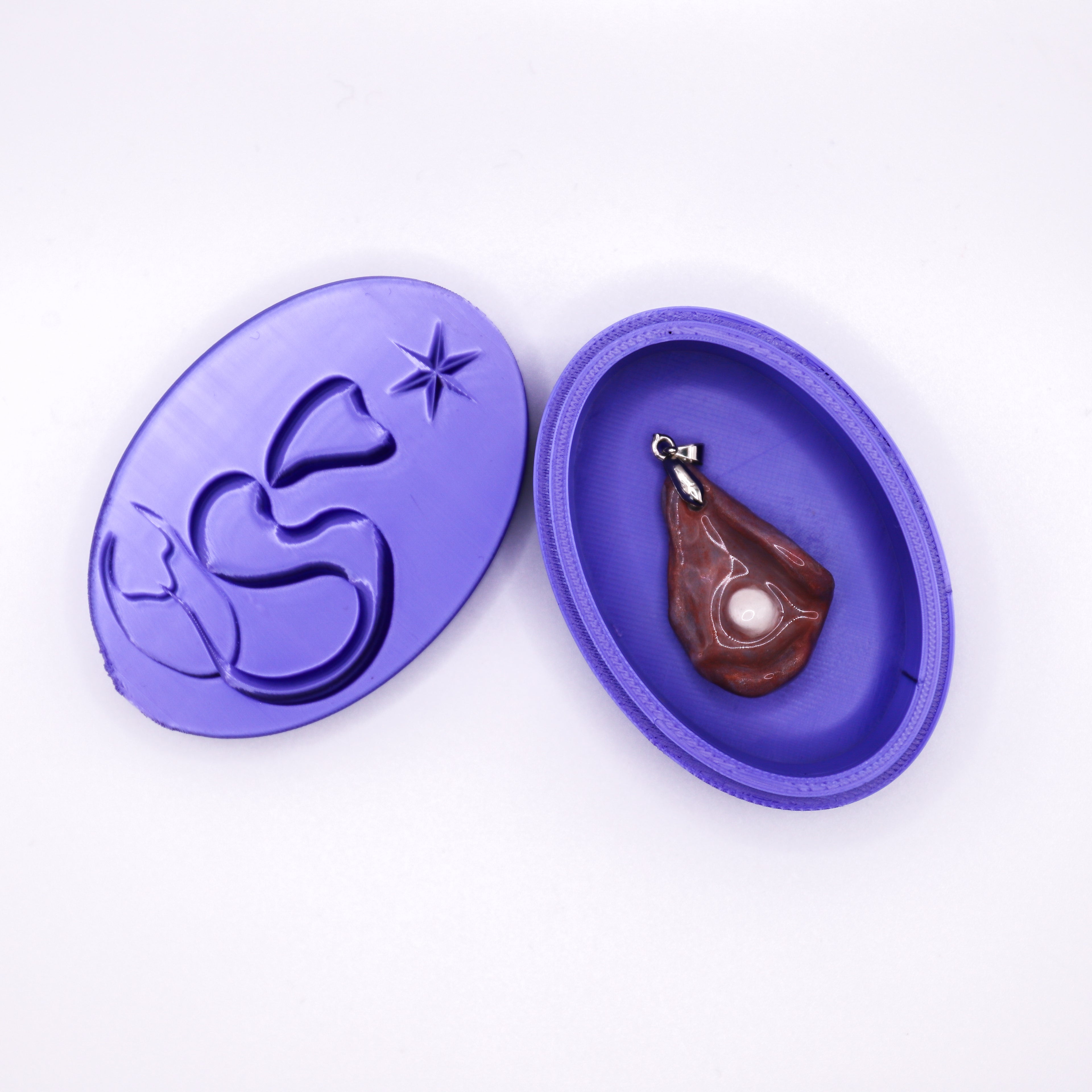 Fire Purple Oyster Ceramic Necklace