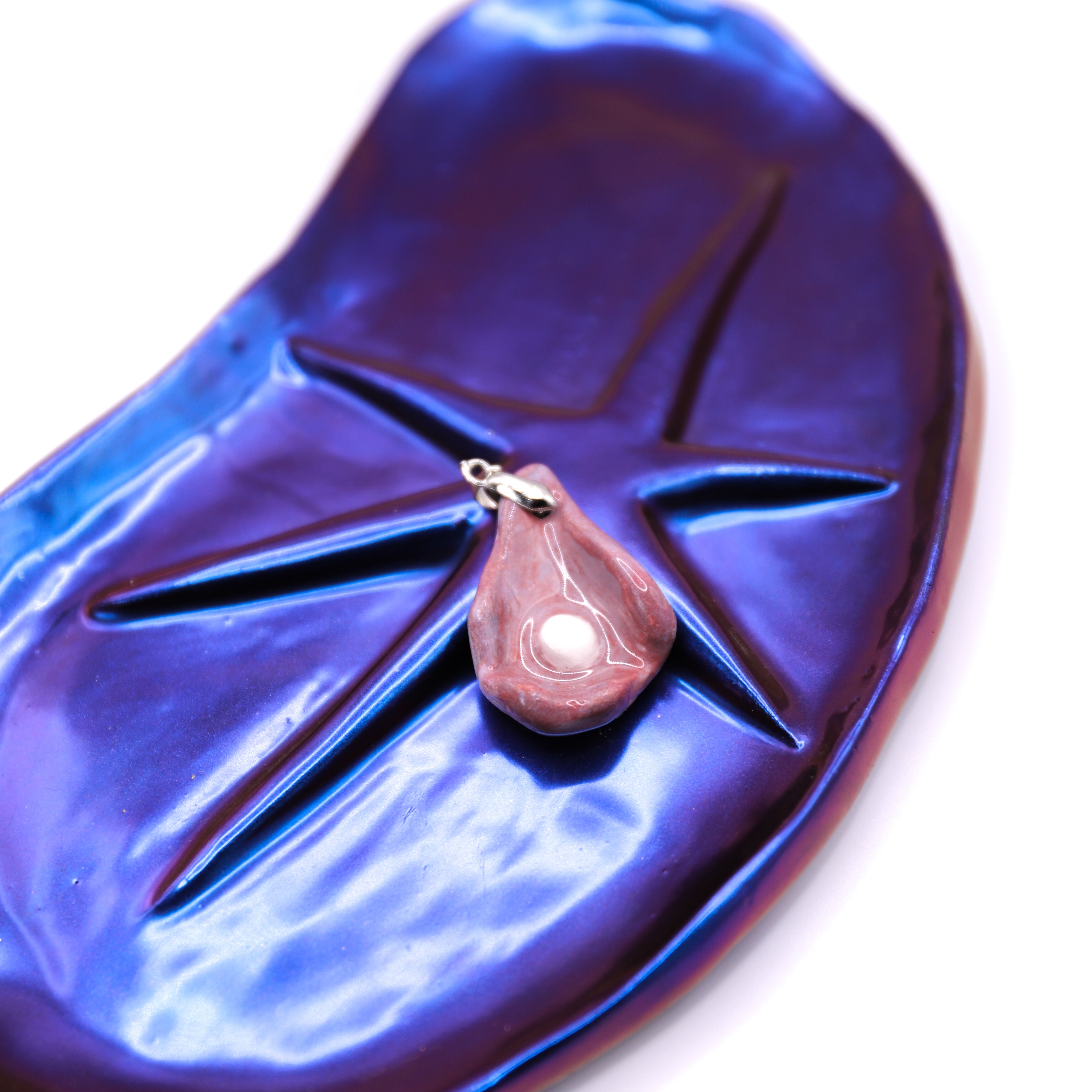 Fire Purple Oyster Ceramic Necklace