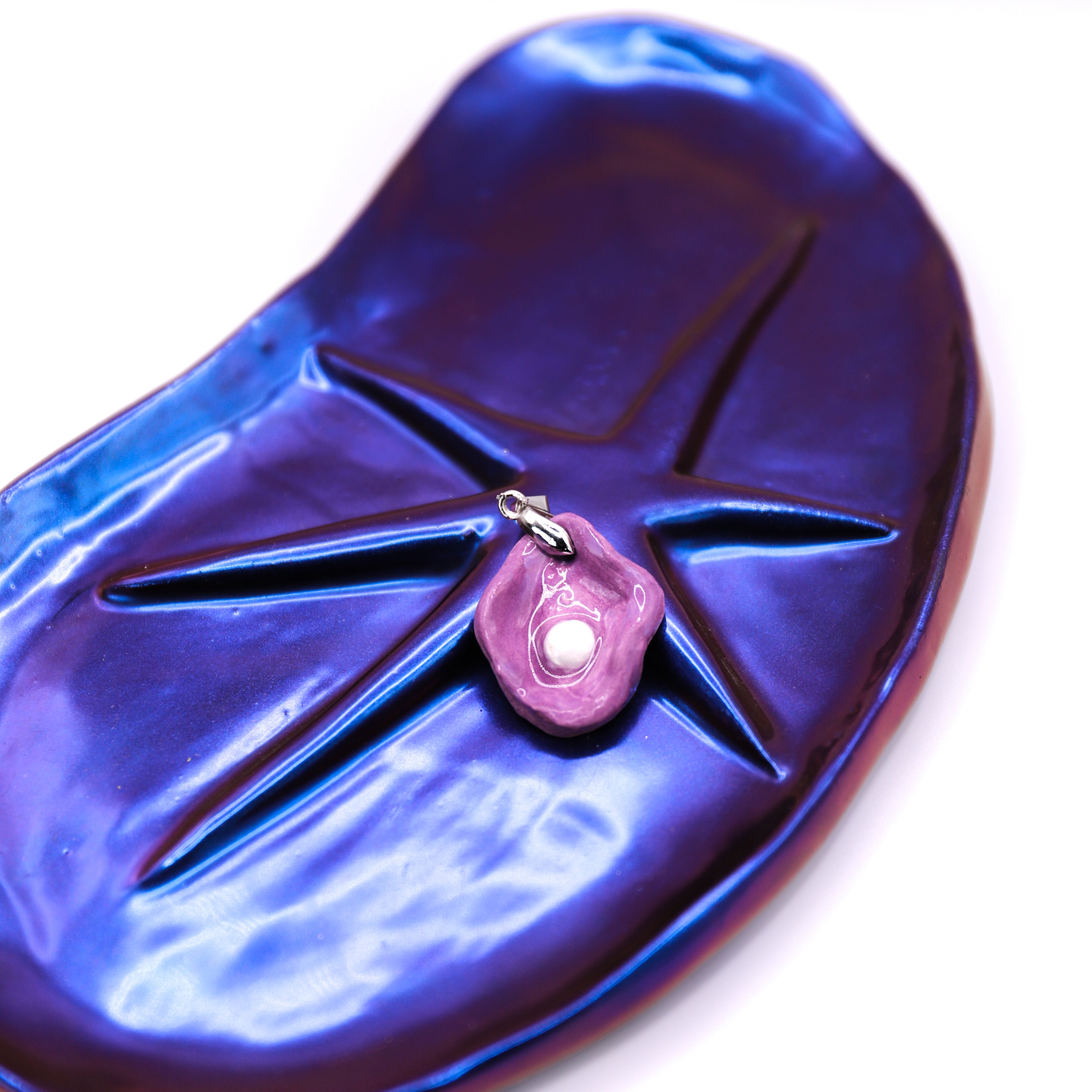 Lavender Oyster Ceramic Necklace