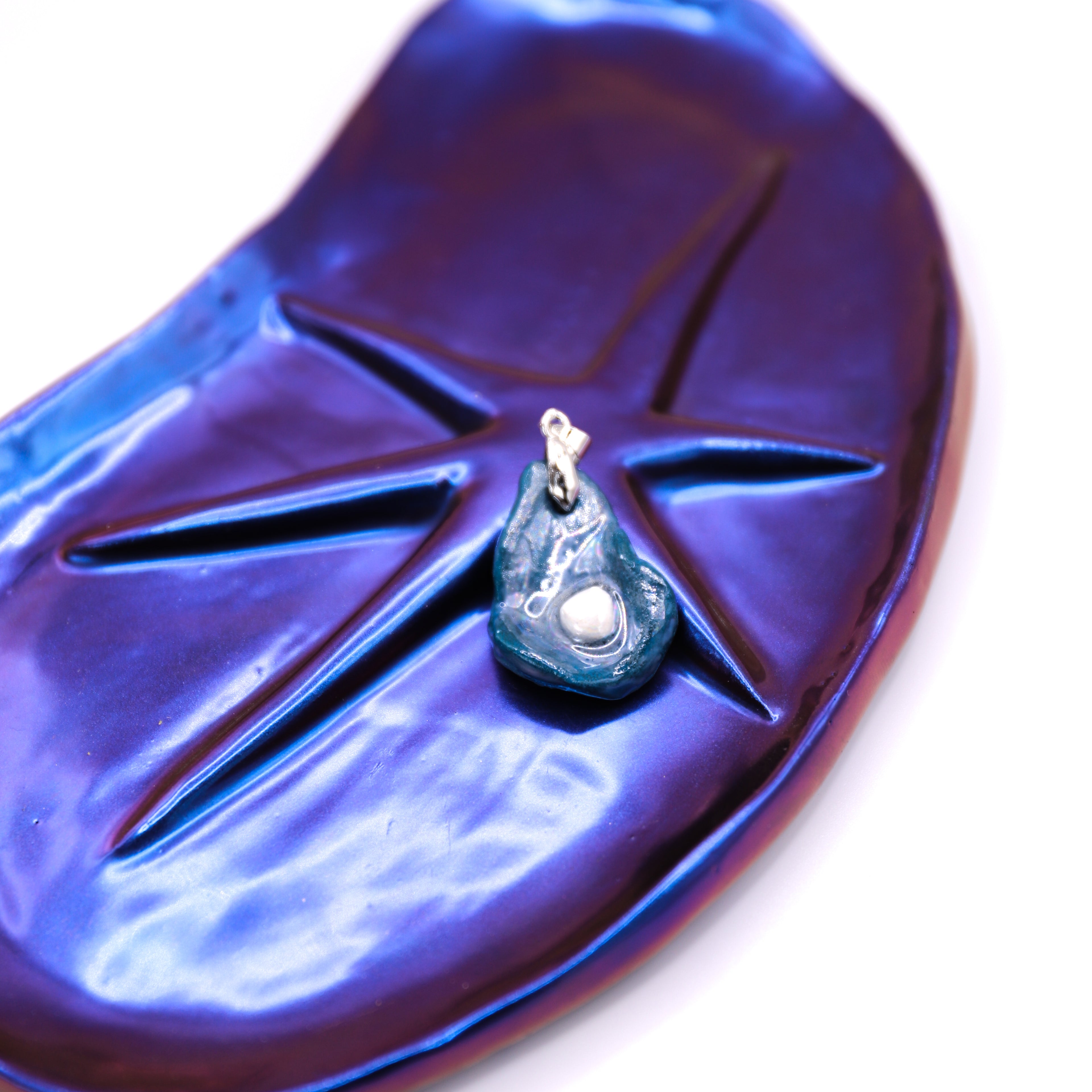 Teal Blue Oyster Ceramic Necklace