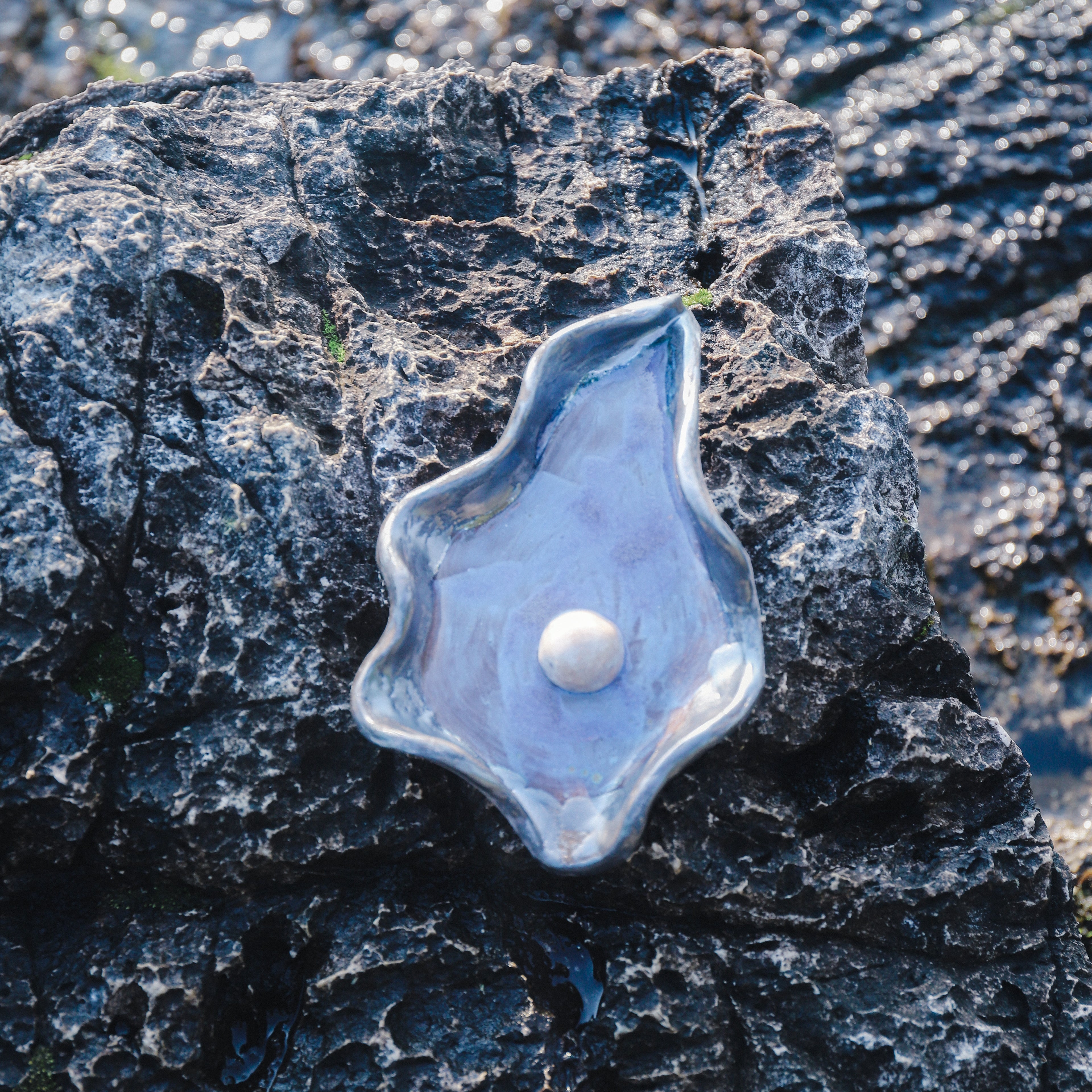 Platinum & Blue Oyster Trinket Tray (Black clay)