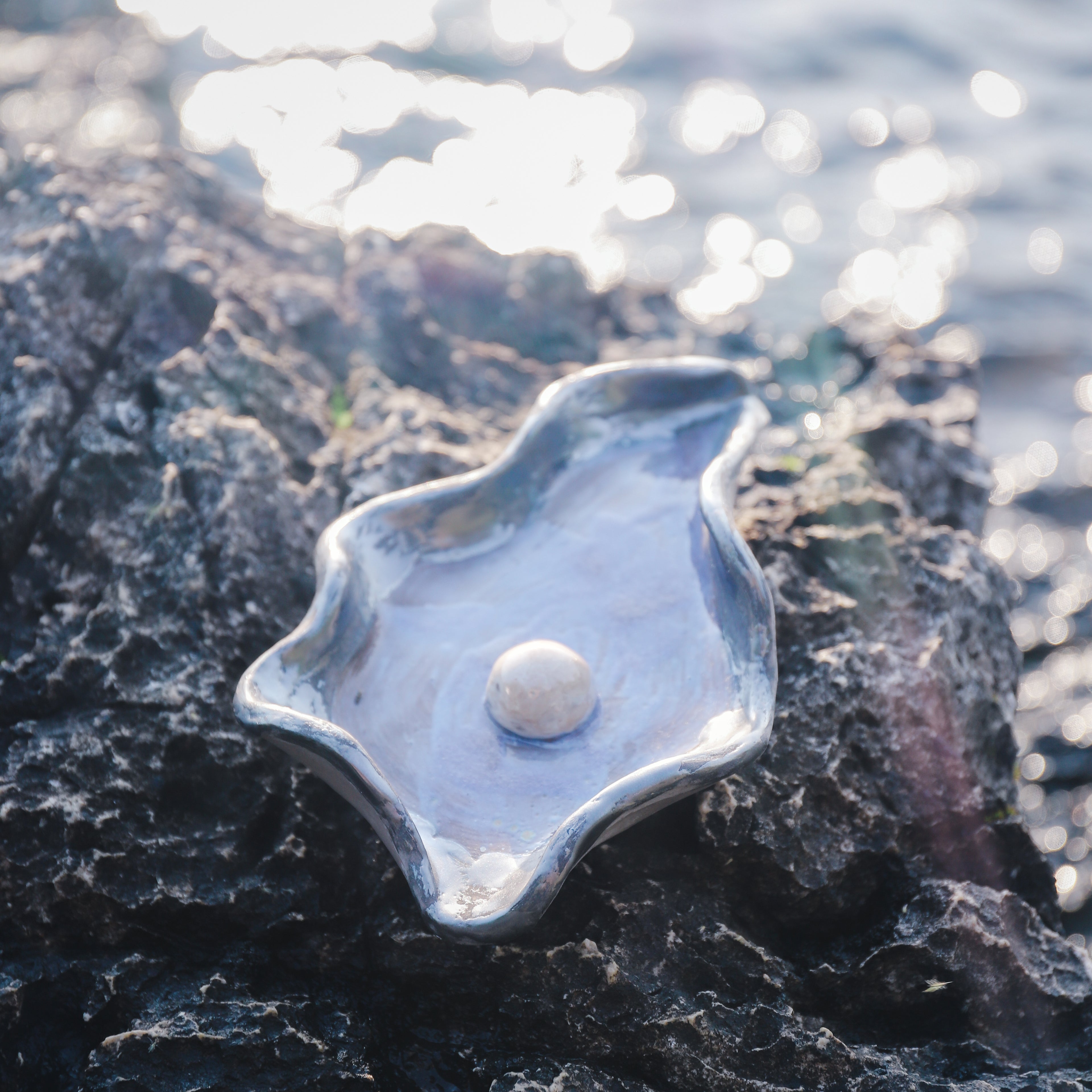 Platinum & Blue Oyster Trinket Tray (Black clay)