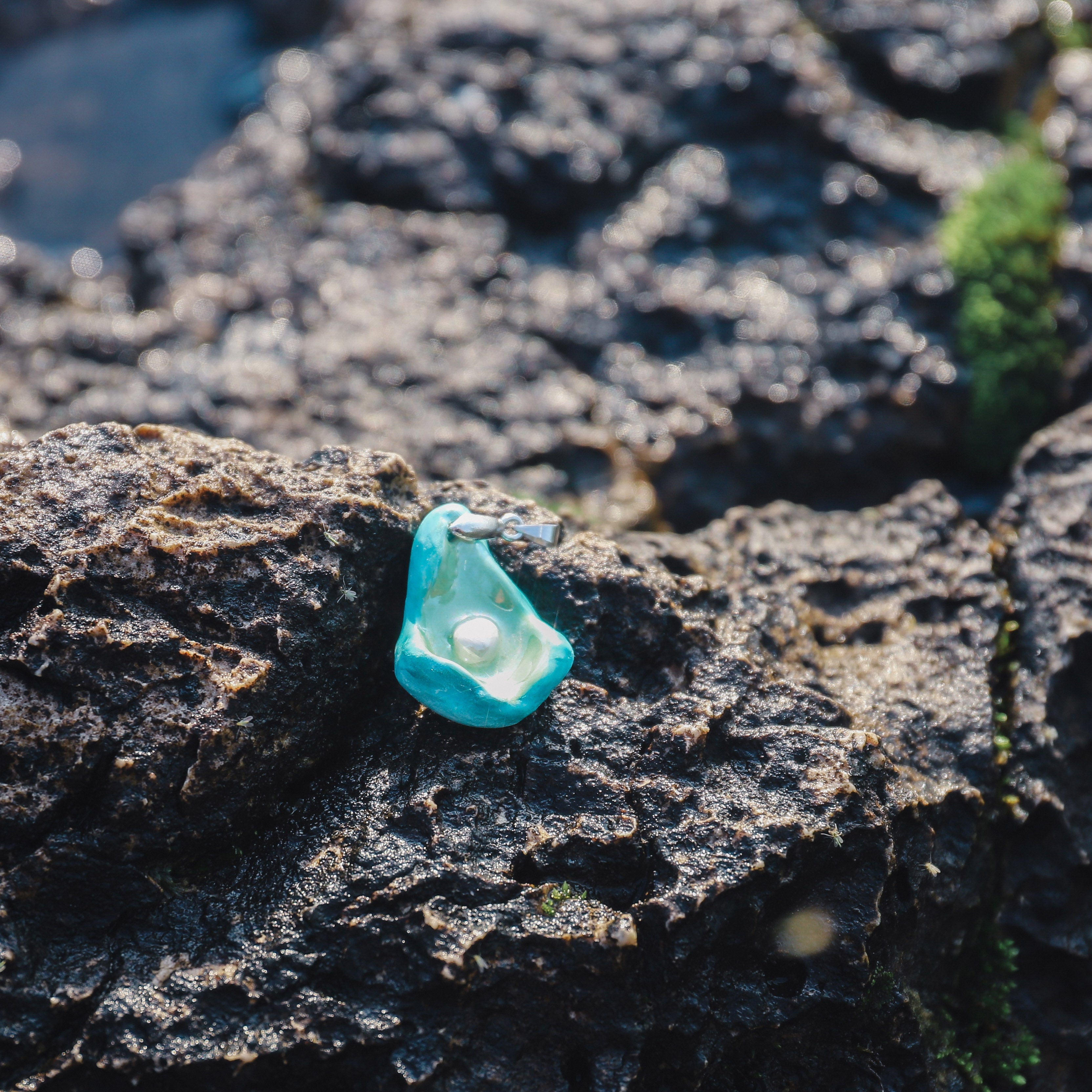 Turquoise & Pistachio Oyster Ceramic Necklace