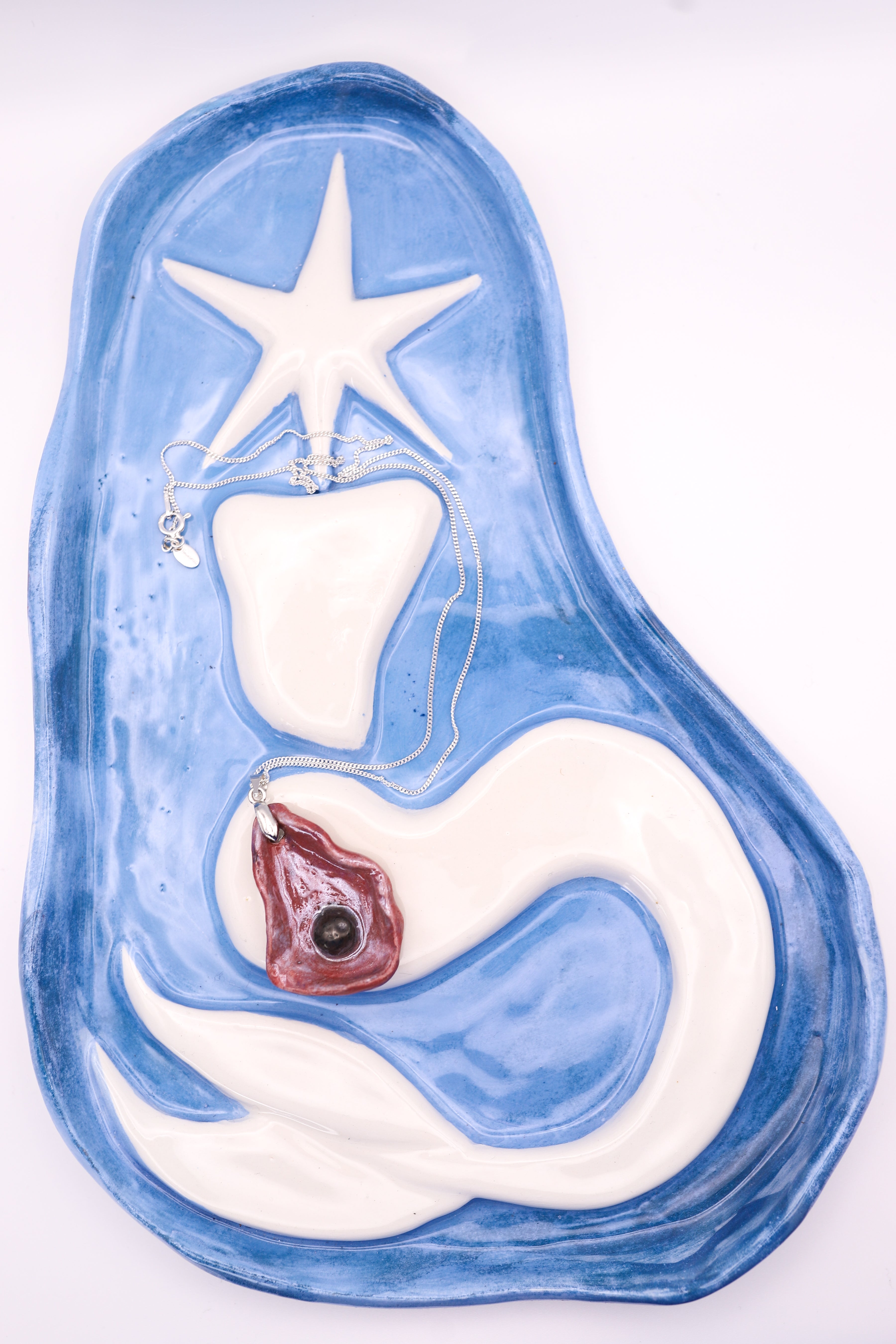 Maroon Oyster Ceramic Necklace (Black Clay)