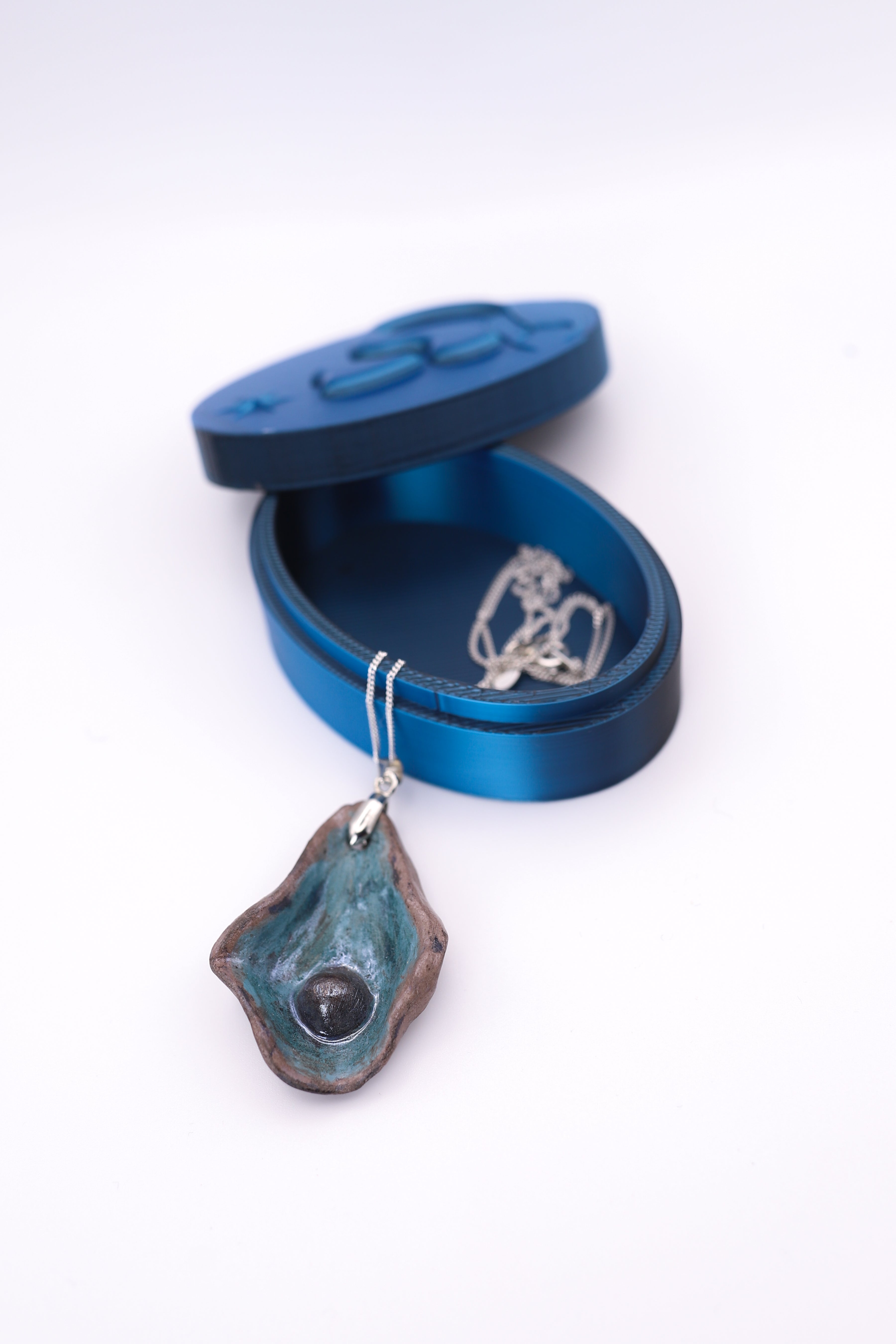 Teal Oyster Ceramic Necklace (Black Clay)