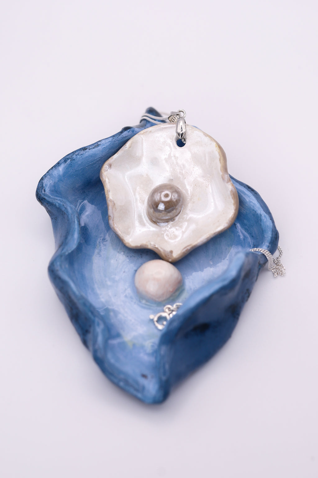 White Oyster Ceramic Necklace