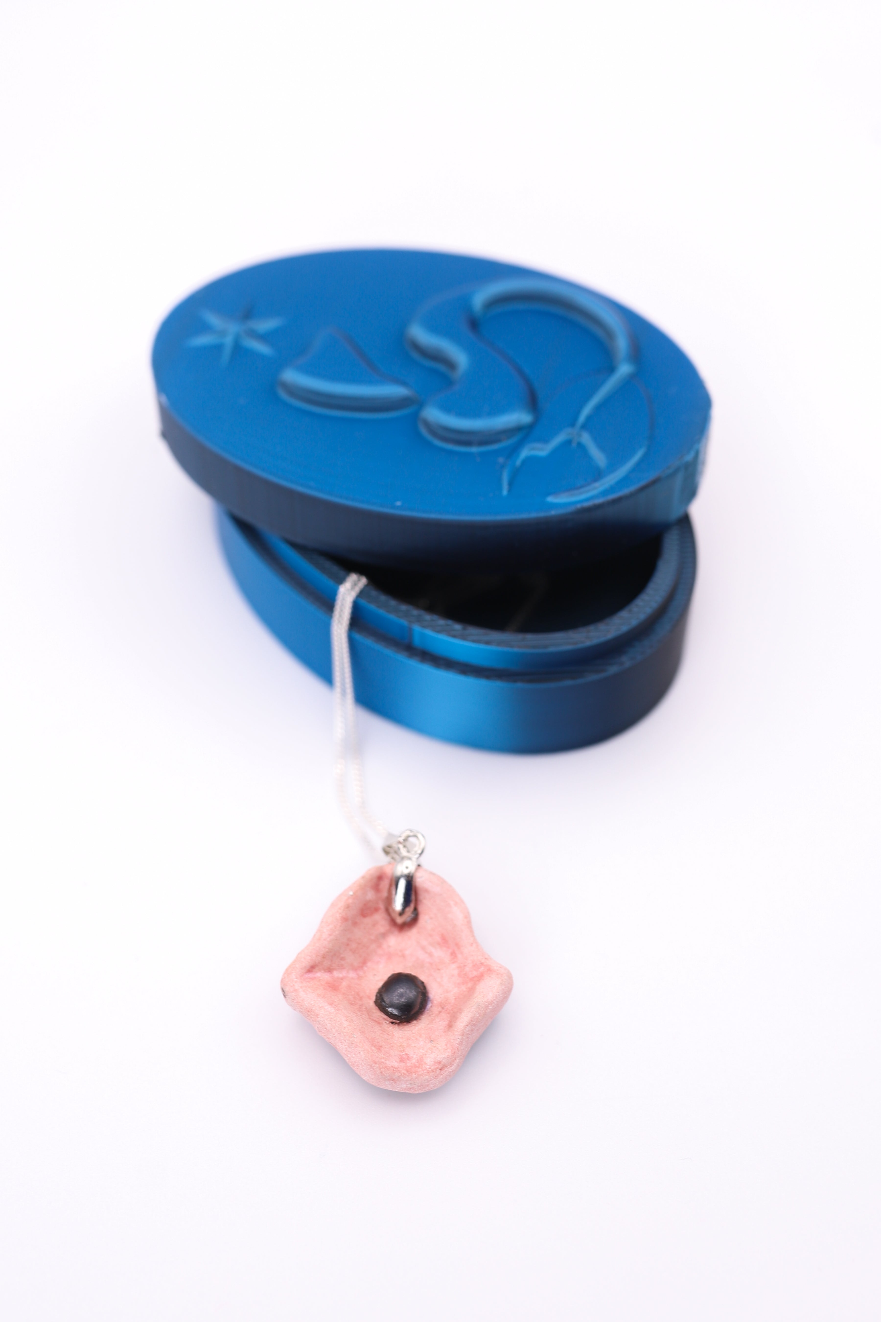 Pink Oyster Ceramic Necklace (Black Clay)