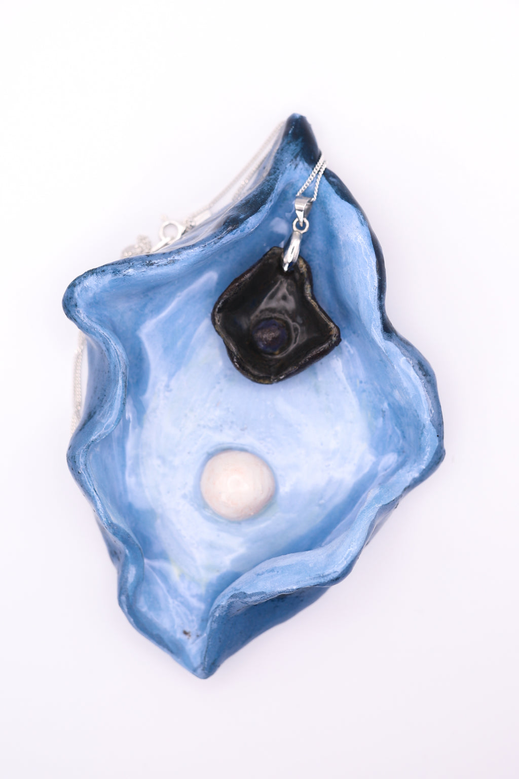 Black Oyster Ceramic Necklace (Black Clay)