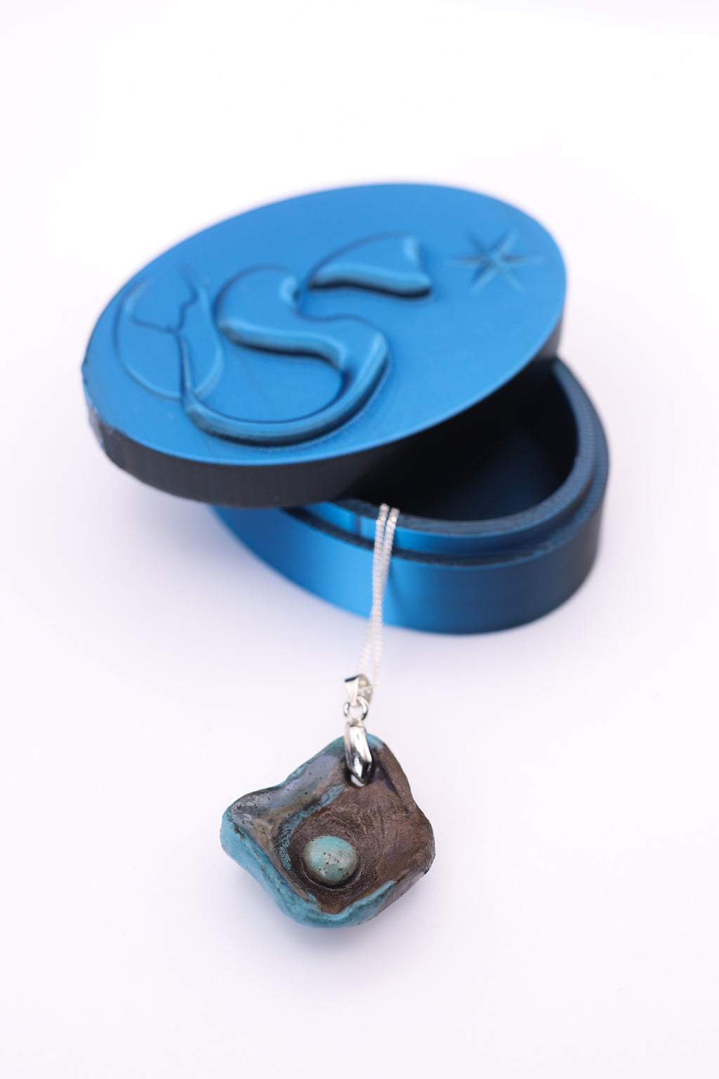 Teal Oyster Ceramic Necklace (Black Clay)