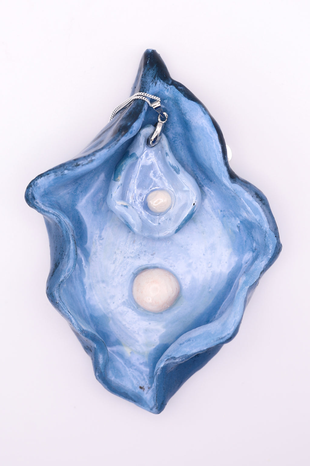 Light Blue Oyster Ceramic Necklace